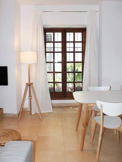 Fancy Apartment In A Historic House, Chiclana City Center By C. Dreams Chiclana de la Frontera Buitenkant foto